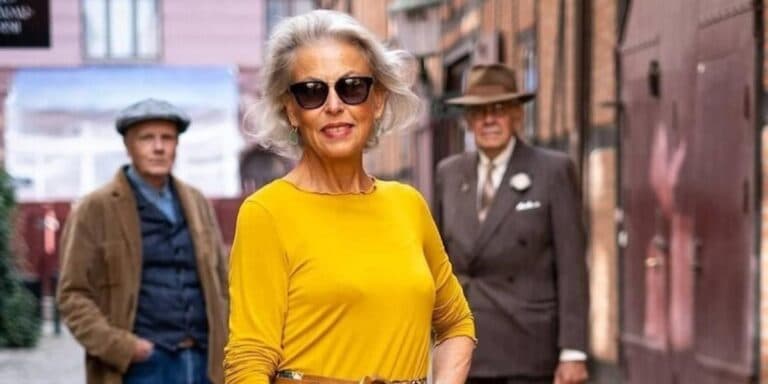 Після 50-ти потрібен такий одяг, щоб жінку помічали й поважали. Марія зі Швеції на своєму прикладі показує, як потрібно виглядати