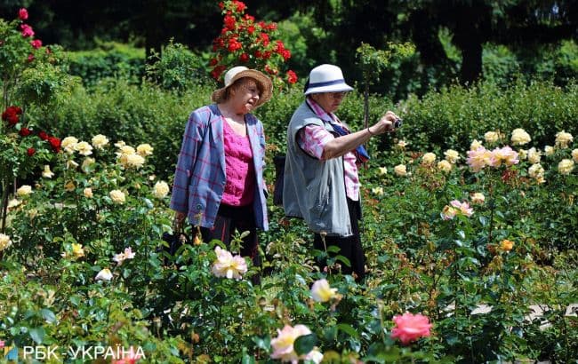 Пенсіонерам з великим стажем з 1 липня підвищили виплати