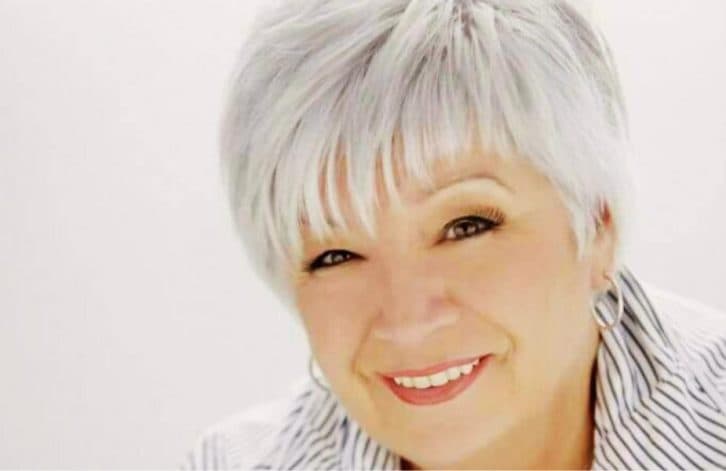 Варіанти модних стрижок для жінок 50+, які не вимагають укладання