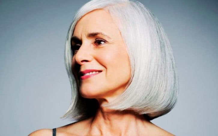 Зробить молодше на 10 років: який колір волосся потрібно вибирати жінкам після 50 років.