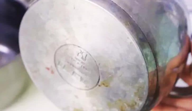 Моїм каструлям 20 років, а вони сяють чистотою: 2 способи, які ніколи не підводять